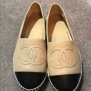 Almost new leather flats size 7 / 37